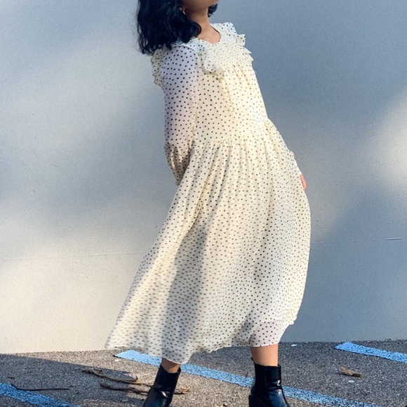 Madewell Smocked Ruffle- Shoulder Midi Dress - Picture 2 of 6